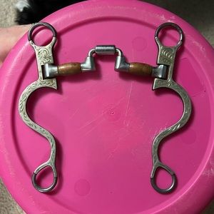 Low Port Tool Box Bit